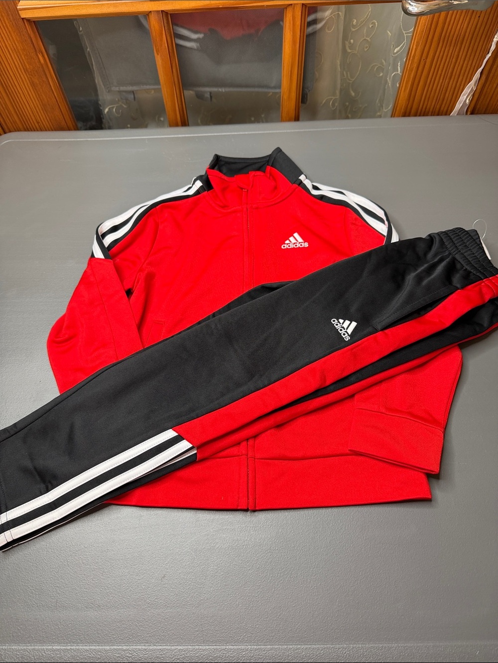 Kid’s Adidas track Set. Size: 5. NWT